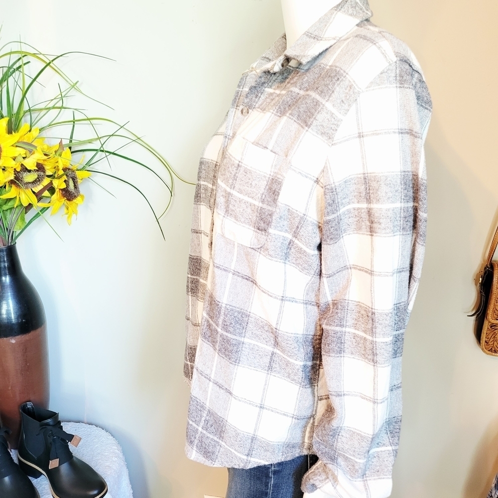 Upcycled Vintage Fleetwood Mac Flannel Shirt - Picture 5 of 7